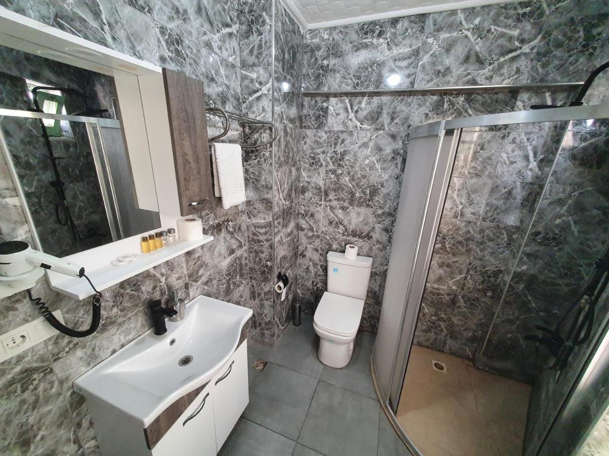 Omega Luxx Отель 3*